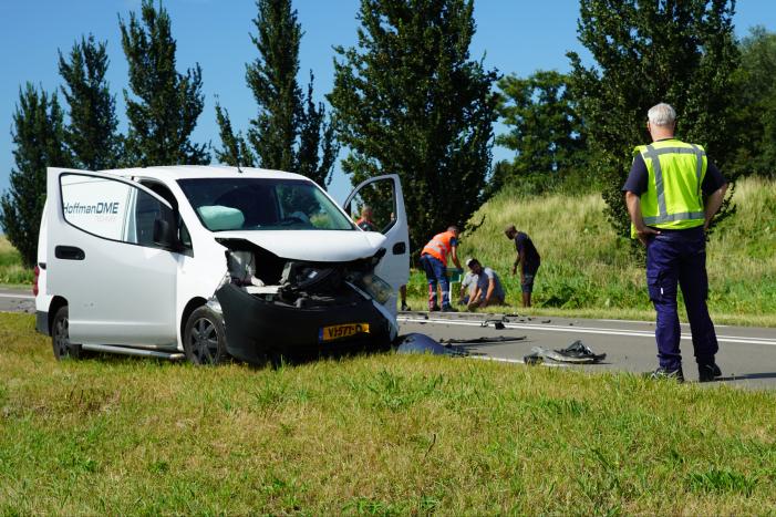 Drie voertuigen betrokken bij frontale aanrijding