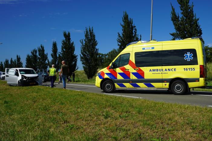 Drie voertuigen betrokken bij frontale aanrijding