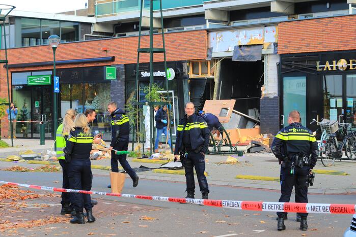 Ravage na plofkraak in het winkelcentrum