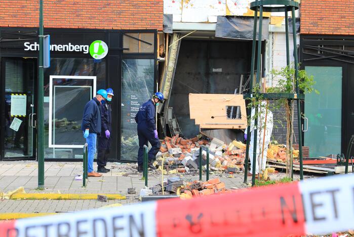 Ravage na plofkraak in het winkelcentrum