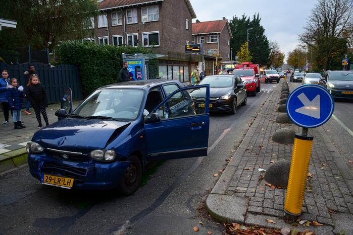 Vrouw en kinderen gewond bij verkeersongeval