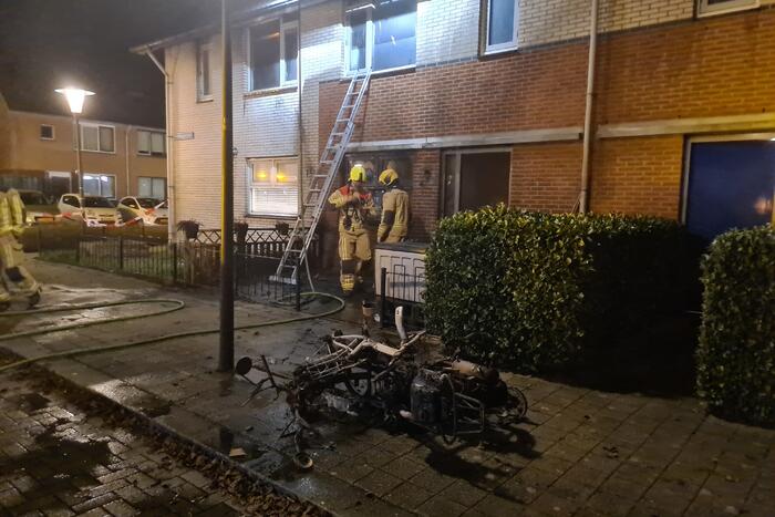 Scooterbrand slaat over op woning