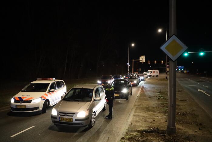 Automobilisten gecontroleerd op papieren tijdens avondklok