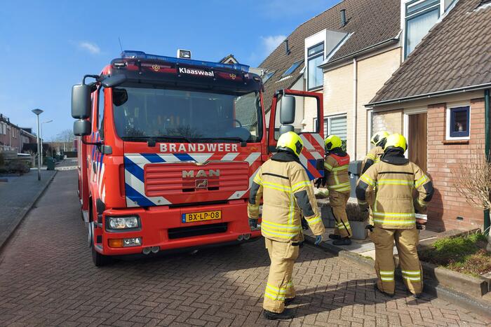 Dakpannen waaien van dak woning af