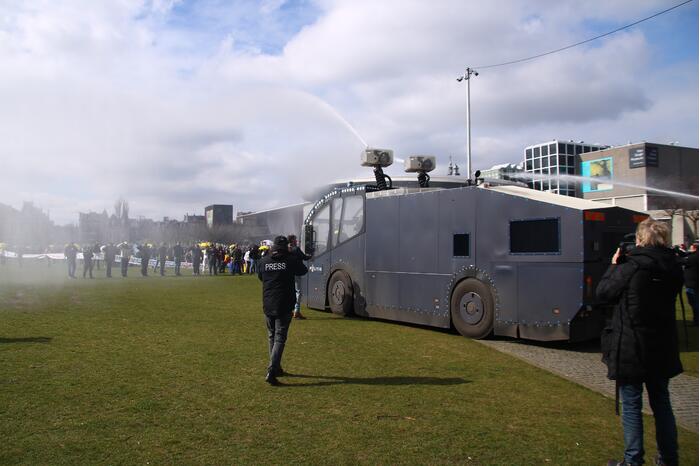 Honderden mensen demonstreren tegen coronamaatregelen