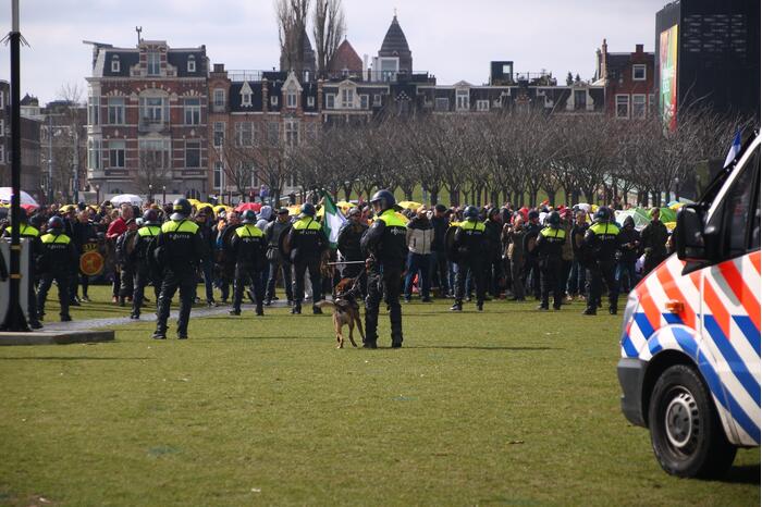 Honderden mensen demonstreren tegen coronamaatregelen