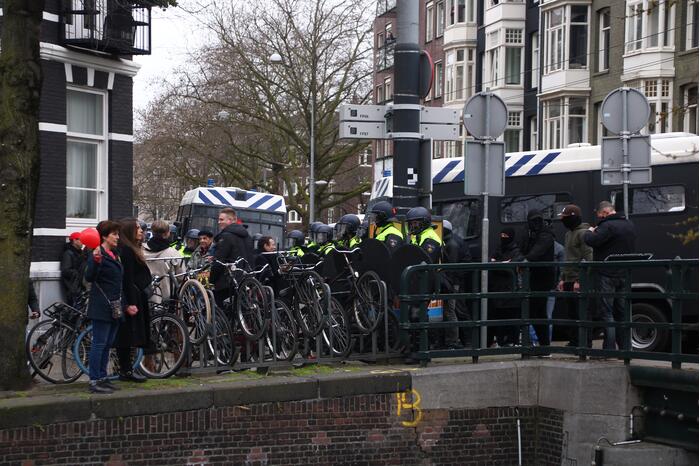 Honderden mensen demonstreren tegen coronamaatregelen