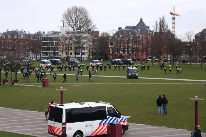 Honderden mensen demonstreren tegen coronamaatregelen