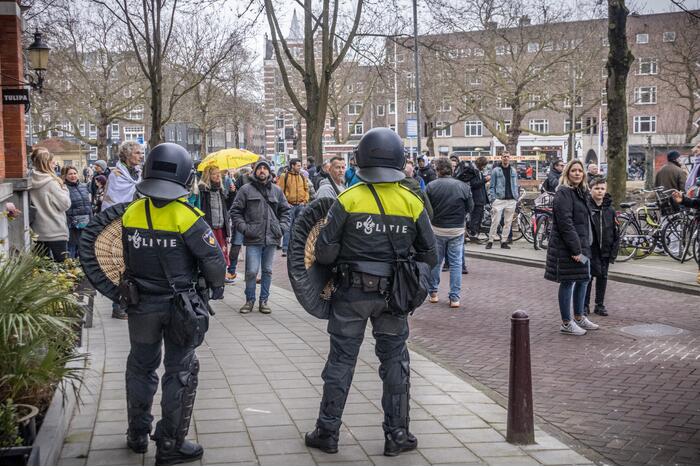 Honderden mensen demonstreren tegen coronamaatregelen