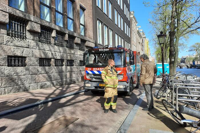 Brandweer doet onderzoek naar brand in The Bank