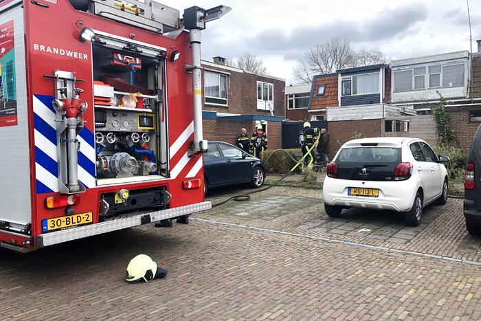 Brand op dak van woning