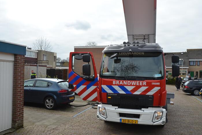 Brand op dak van woning