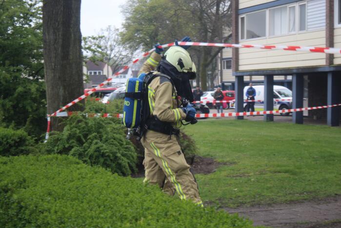 Persoon wordt beroerd bij ontsmetting van flatwoning overleden man