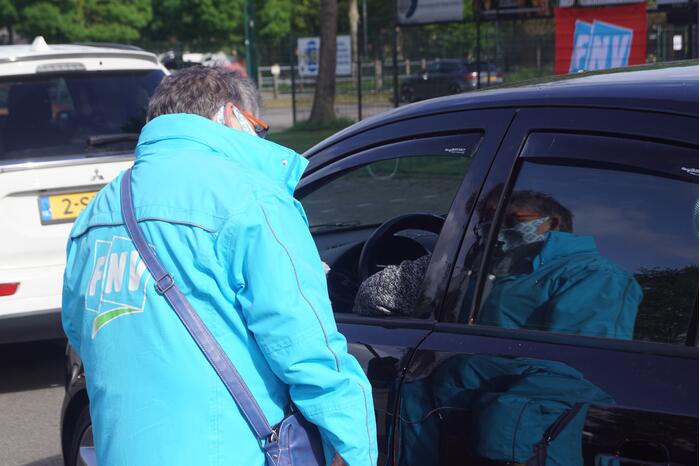 Medewerkers van metalektrobedrijven zijn opnieuw aan het staken