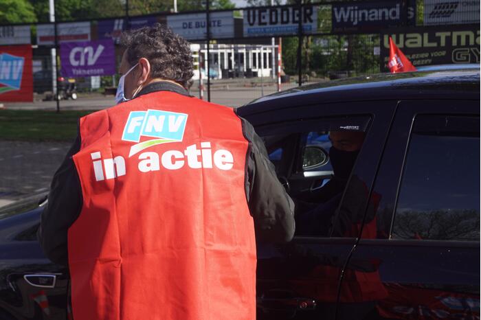 Medewerkers van metalektrobedrijven zijn opnieuw aan het staken