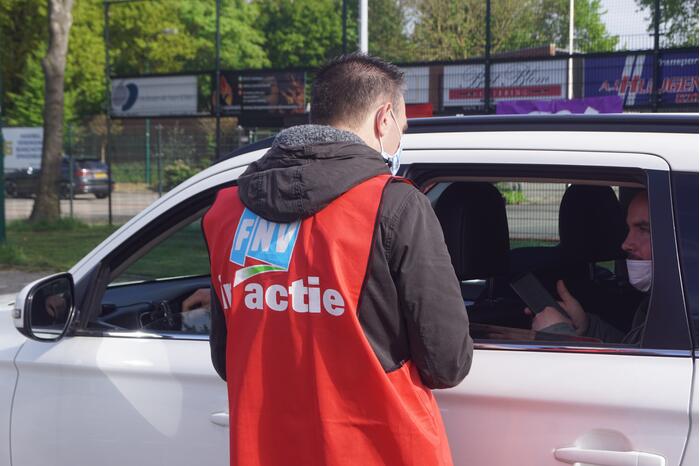 Medewerkers van metalektrobedrijven zijn opnieuw aan het staken