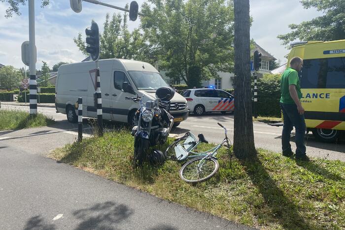 Kind op fiets aangereden door Picnic-bezorgwagen