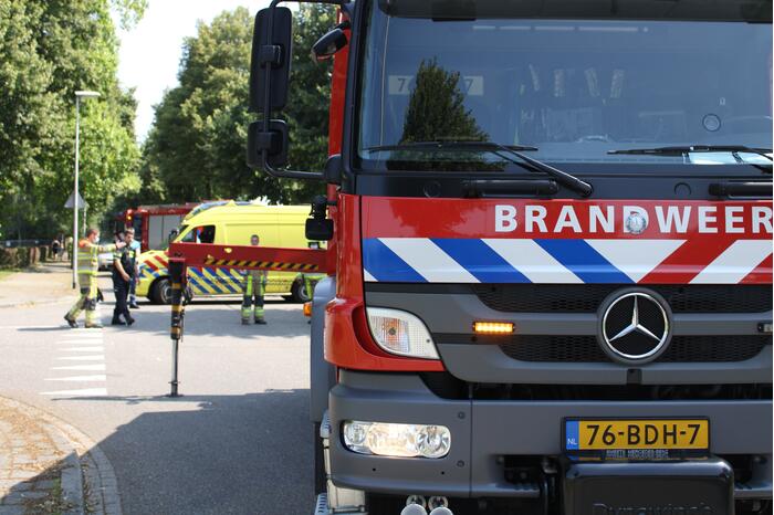 Bestelbus komt tot stilstand gekomen op het spoor