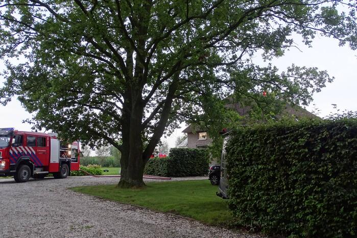 Brandweer doet controle in schoorsteen na brand