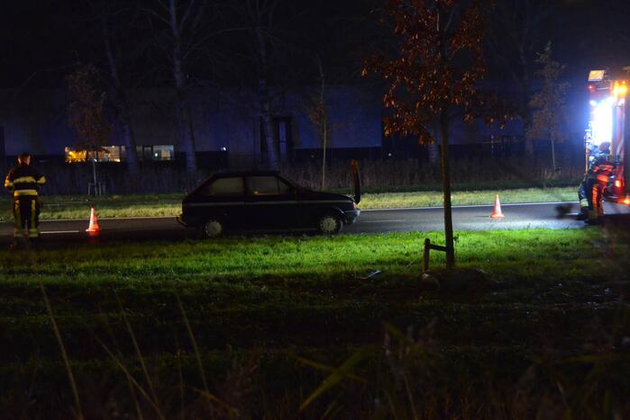 Persoon naar ziekenhuis door rookontwikkeling in personenauto