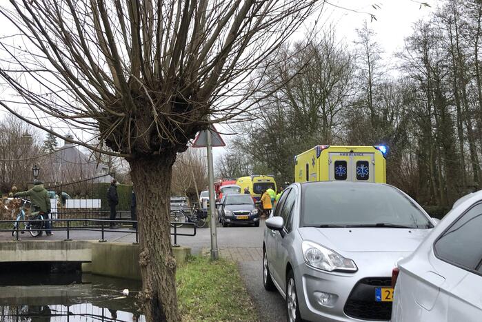 Persoon te water geraakt in sloot