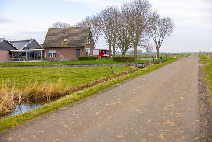 Brandweer verricht metingen bij de Groene Weide Veehouderij