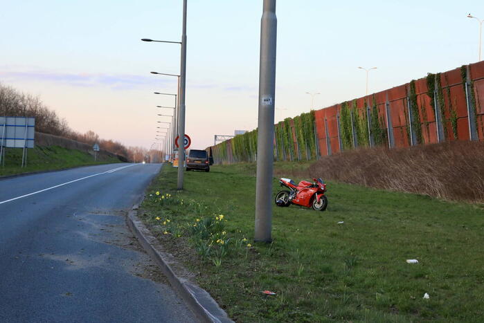 Motorrijder ernstig gewond na valpartij