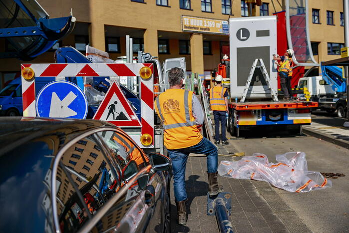 Eerste nieuwe Dris-bord opgehangen op busstation