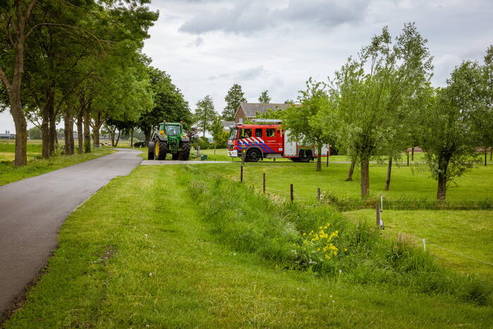 Veel rook bij afvalverbranding op terrein boerderij