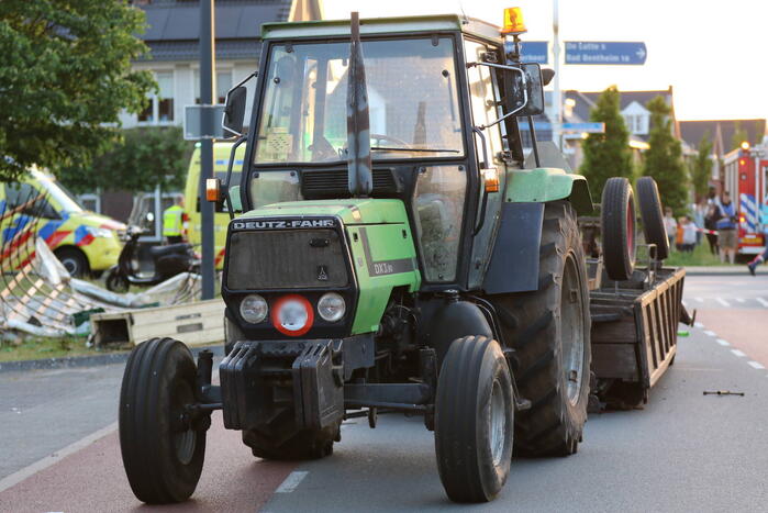 Meerdere gewonden nadat kampioenswagen kantelt