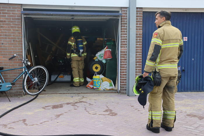 Brand in garage snel onder controle