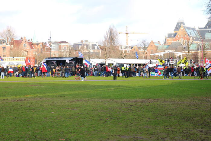 Demonstratie op Museumplein tegen regeringsbeleid