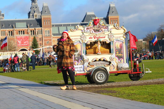 Demonstratie op Museumplein tegen regeringsbeleid