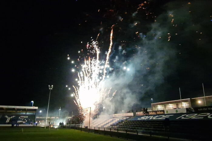 Veel vuurwerk bij laatste training voor derby