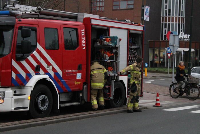 Brandweer doet onderzoek naar gaslucht