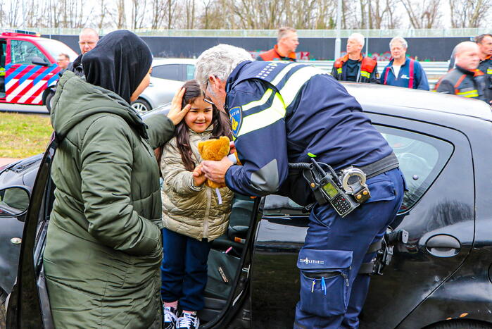 Autobrand bij demontagebedrijf de Graaf