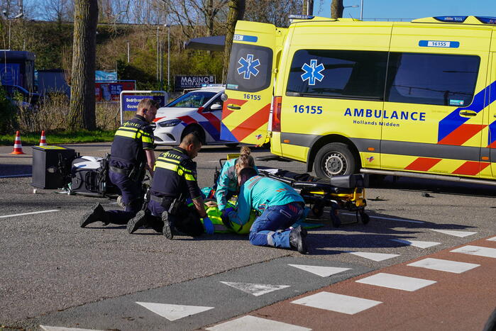 Scooterrijder gewond bij botsing met automobilist