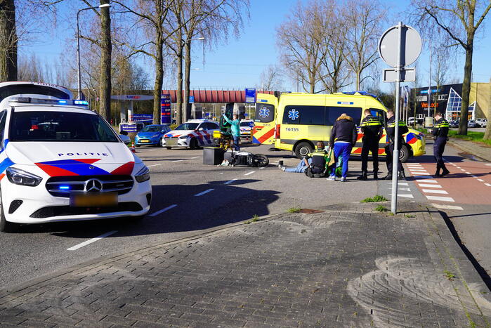 Scooterrijder gewond bij botsing met automobilist