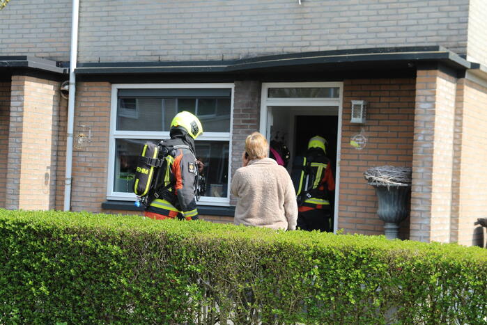 Verbrande hamburgers zetten woning vol rook