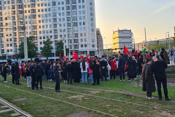 Mensen massaal de straat op na winst Erdogan