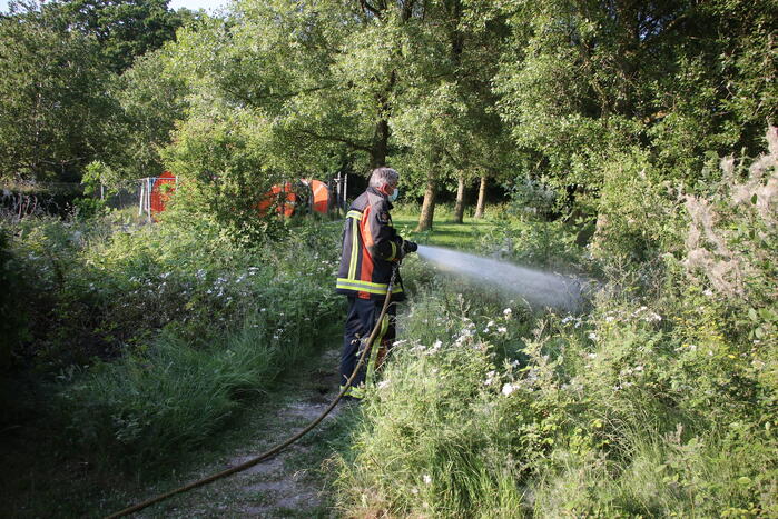 Meerdere brandhaarden op parkeerplaats