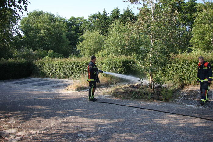 Meerdere brandhaarden op parkeerplaats