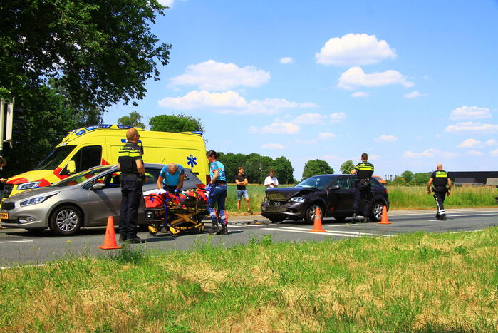 Een gewonde bij kop-staart botsing