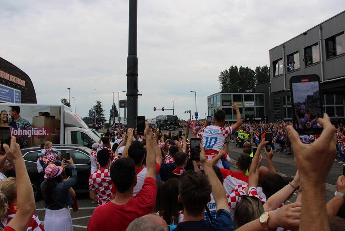 Al vroeg druk rondom de kuip voor nations league finale