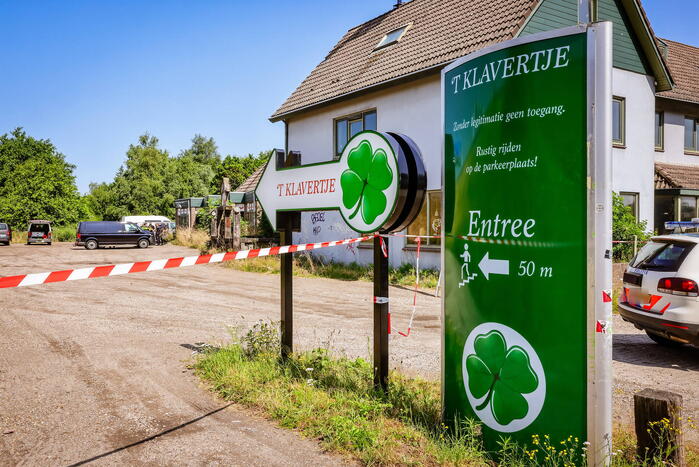 Grote politie-inzet bij coffeeshop 't Klavertje