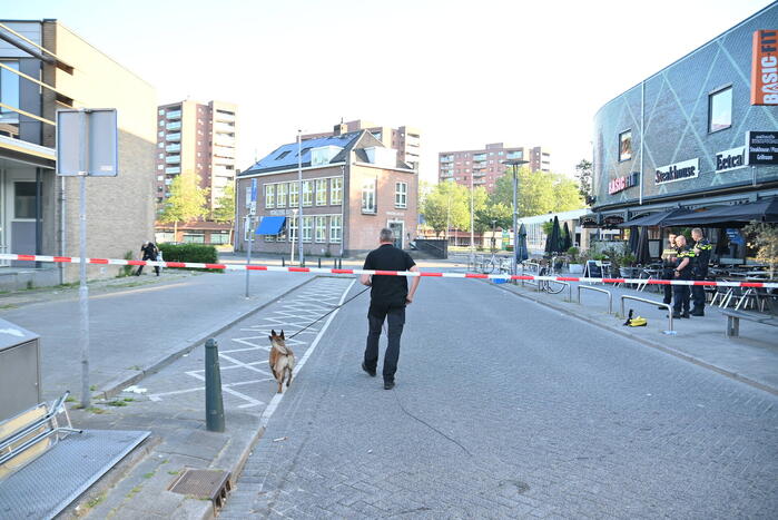 Man rijdt naar ziekenhuis na te zijn beschoten