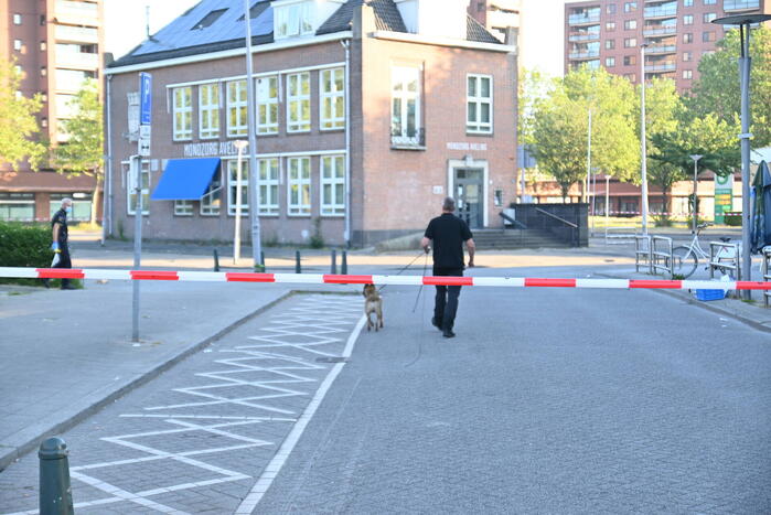 Man rijdt naar ziekenhuis na te zijn beschoten