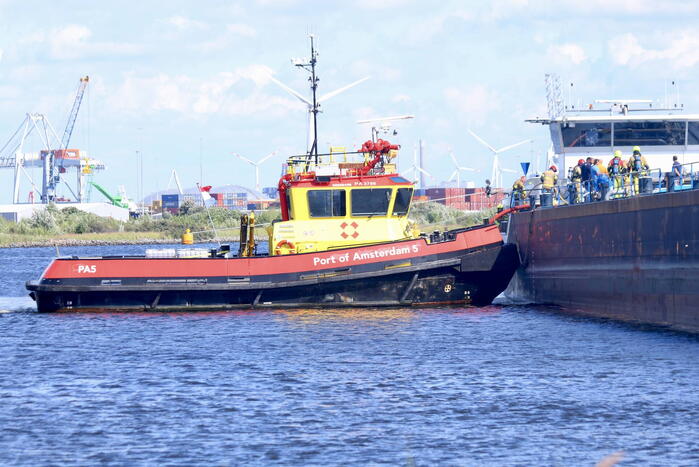 Brandmelding op binnenvaartschip in Afrikahaven