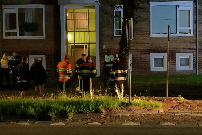 Brandweer ventileert woning na aangebrand eten