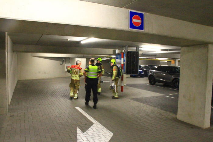 Onderzoek naar kleine brand in parkeergarage